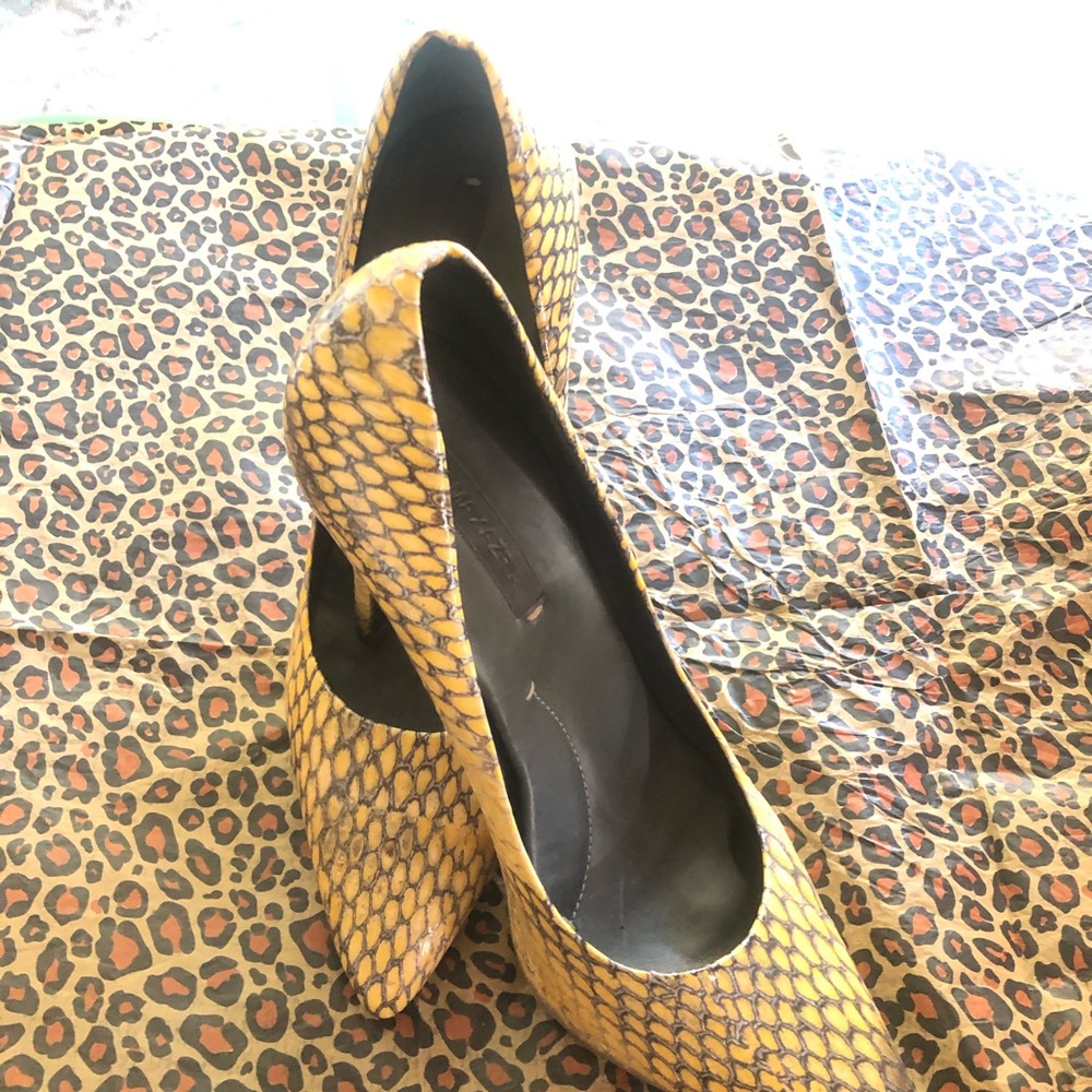 BCBG heels